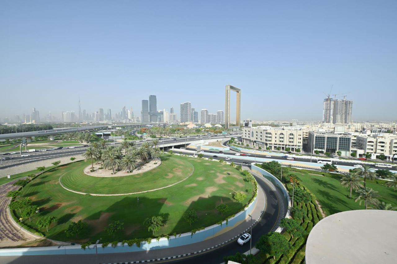 Al Waleed Holiday Homes Dubai Bagian luar foto