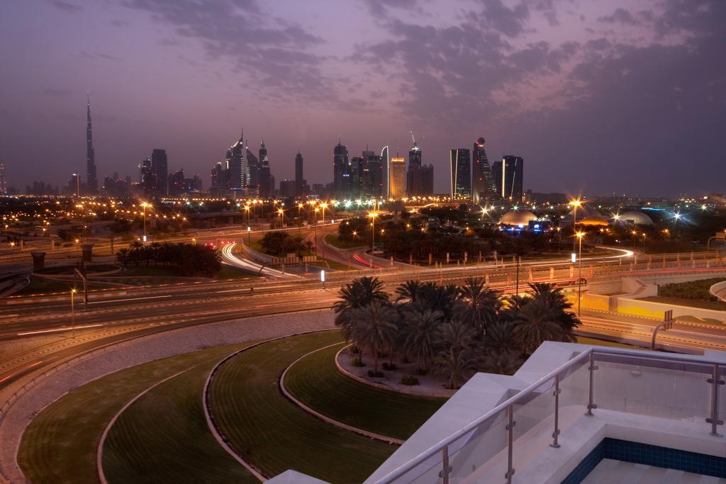 Al Waleed Holiday Homes Dubai Bagian luar foto